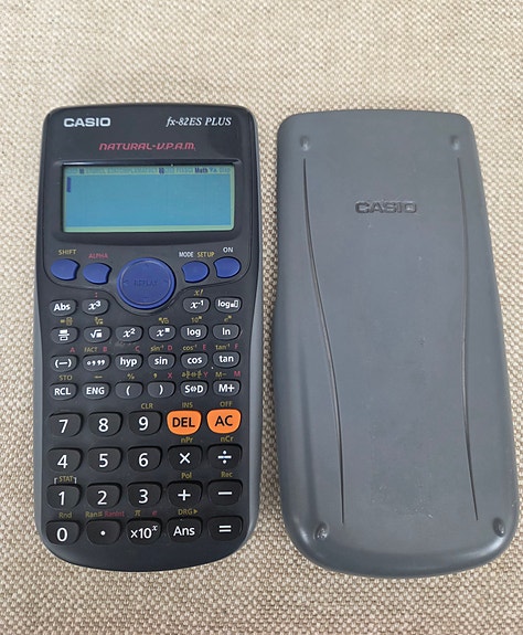 Casio fx-82ES Plus funktiolaskin