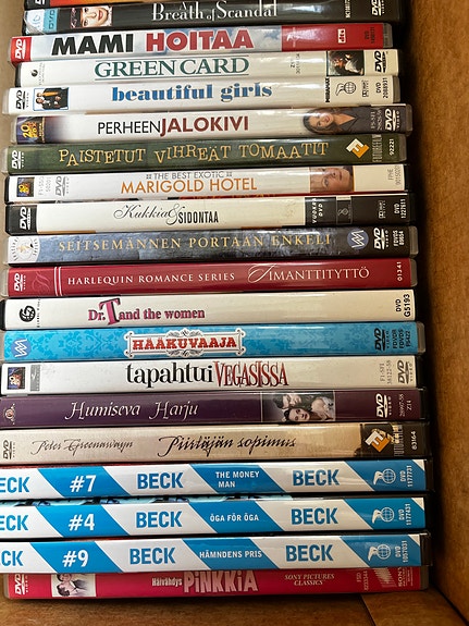 DVD-elokuvia aikuisille ja lapsille