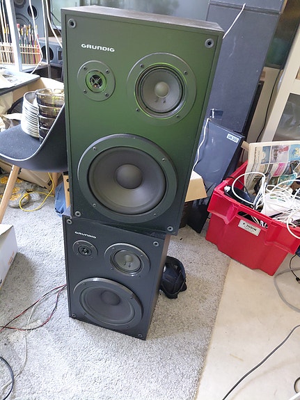 Grundig Kaiuttimet