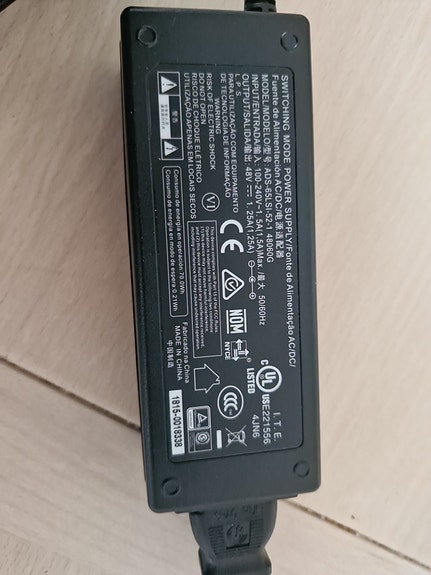 Fujitsu-Siemens verkkolaite / laturi kannettavalle