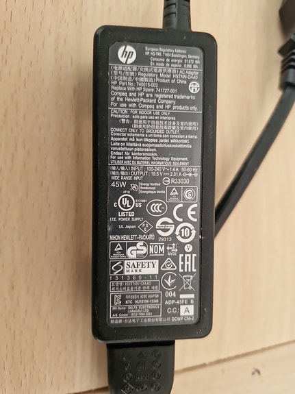 HP 45W kannettavan tietokoneen laturi / virtalähde