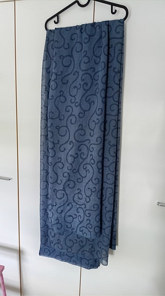 2 kpl ohuita sinisiä verhoja