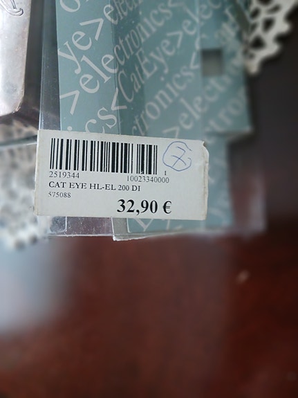 ,CAT EYE 200 polkupyörä led etu valo. Kiinnitettävä malli ja matkamittari Uusi
