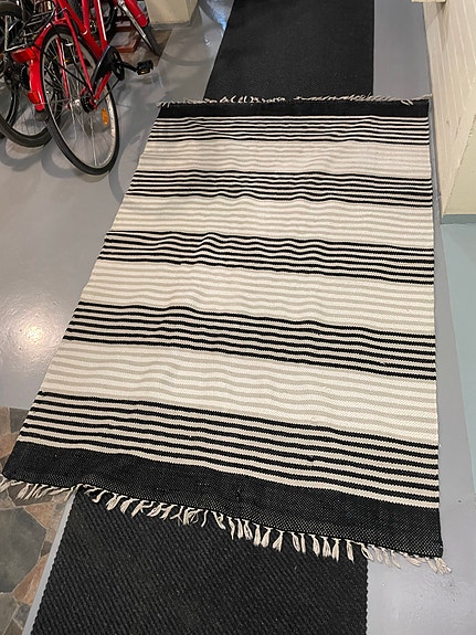 Raidallinen matto