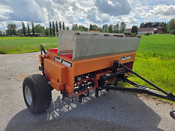 Tume 2500 hinattava kylvökone