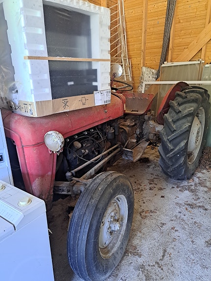 Traktori MF 35