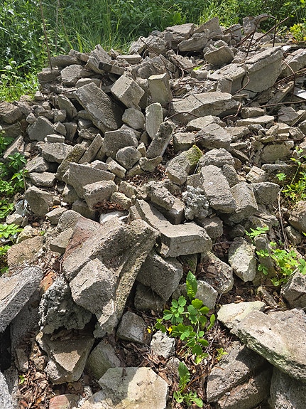 Betonia, tiiliä