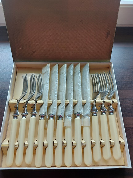Vintage-aterinsetti 12 osaa (Wallenta Sheffield, 1950-luku)