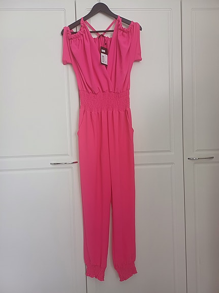 Uusi pinkki haalari