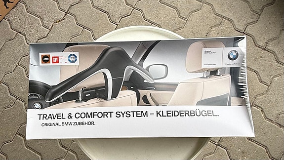 BMW Travel & Comfort System vaateripustin autoon