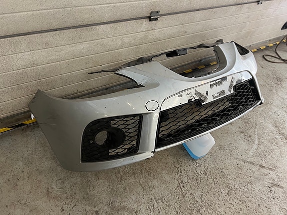 Seat Leon FR etupuskuri
