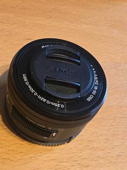 Sony E 16-50mm OSS objektiivi