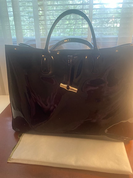 Longchamp Roseau kiiltonahka laukku
