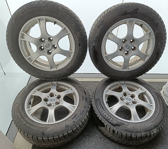 Kia kitkarenkaat 16"