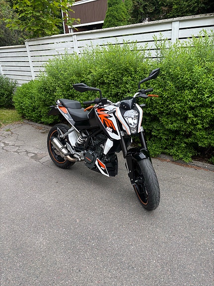 🏍️ KTM Duke vuokralle A1-ajo ja käsittelykokeeseen uusimaan alueella