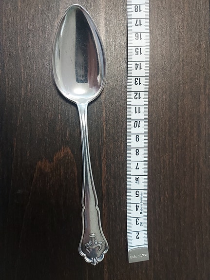 Uutta Hopeaa oleva lusikka n. 17 cm