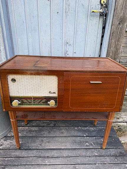 Vintage radio/levysoitin
