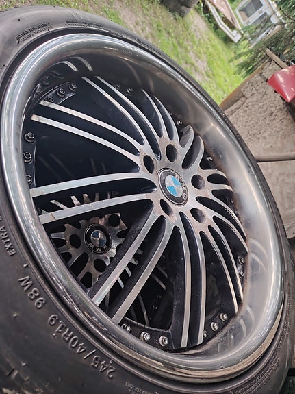 BMW huuli vanteet 19"