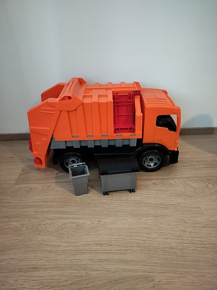 Iso roska-auto