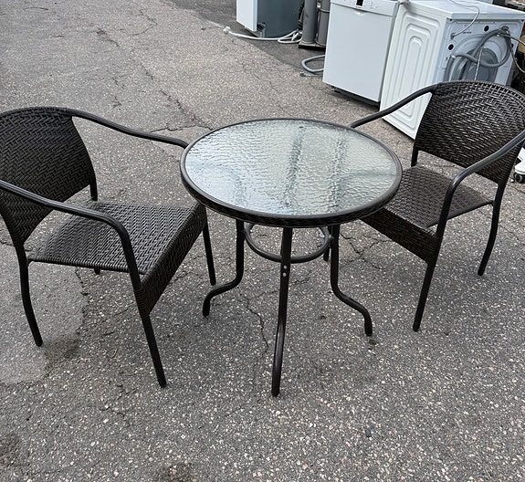 Myydään puutarha kalusteet!