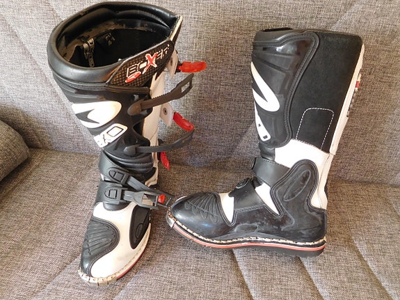 Moto-cross saappaat