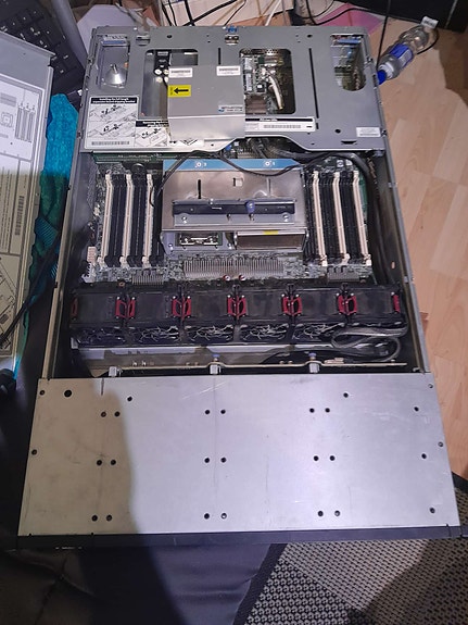 HP ProLiant DL380 G6 – Varaosiksi tai korjattavaksi