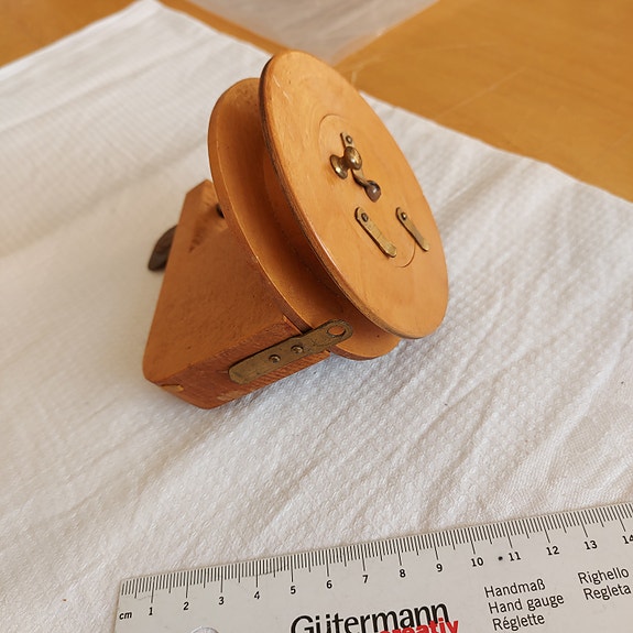 Product image 1 of 4