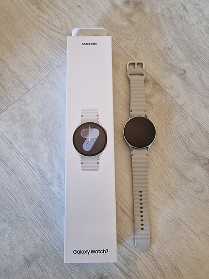 Samsung Galaxy Watch 7, älykello vaaleanharmaa