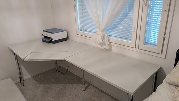 Martelan iso työpöytä