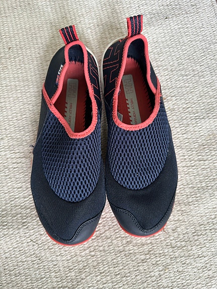 Helly Hansen kengät rannalle