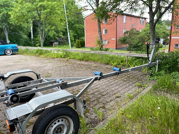 Venetraileri Aku 700 *VUOKRATAAN*