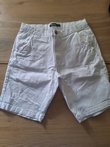 Valkoiset Chinos shortsit