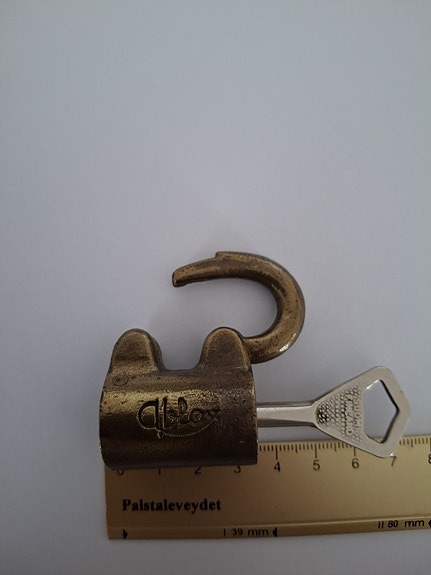 Abloy lukko  1 avaimella pieni vanha käytetty antiikki