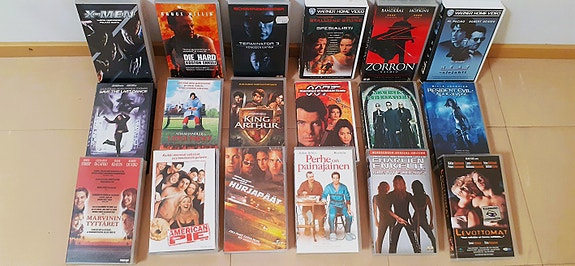 VHS-Elokuvia Spesialisti Zorron Naamio Die Hard Matrix Charlien Enkelit yms