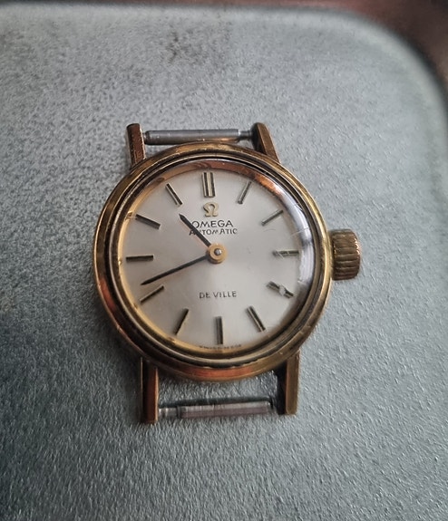 Omega De Ville kullattukello