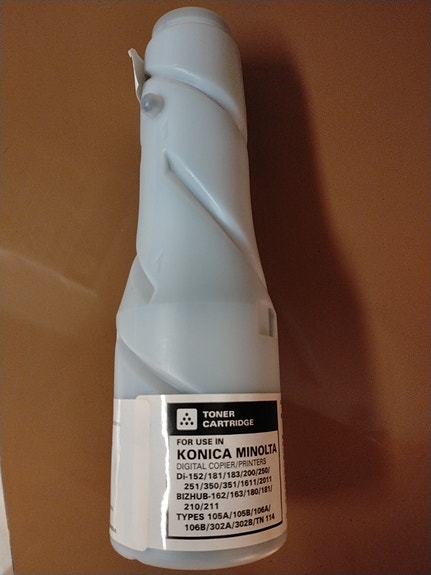 Konica Minolta mustepatruuna