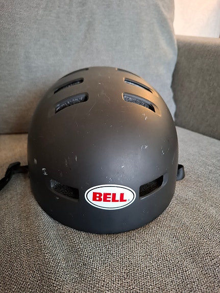 Skeittikypärä (Bell) 55-59cm