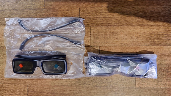 Kahdet 3D Lasit (elektroniset)