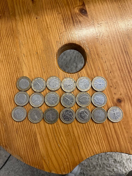 1 euron erikoisrahoja kokoelma