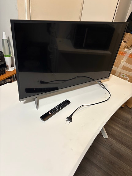 TCL 32” tv