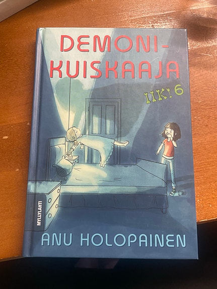 Anu Holopainen Demonikuiskaaja kirja