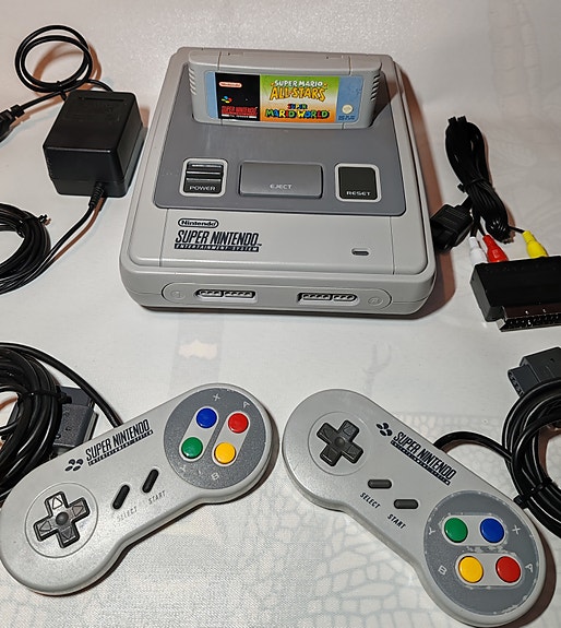 Super Nintendo (SNES) Konsoli