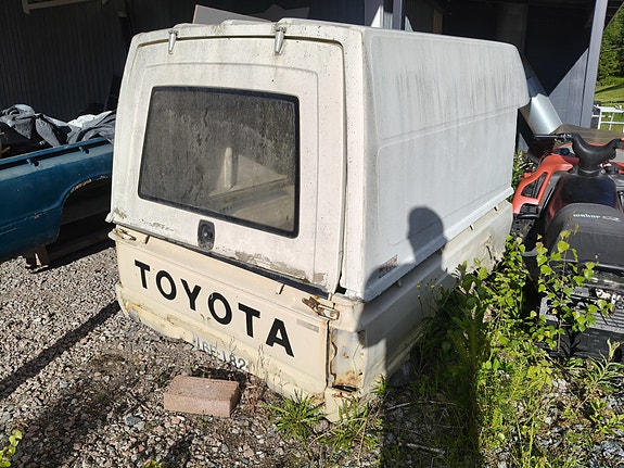 Hilux lavakate