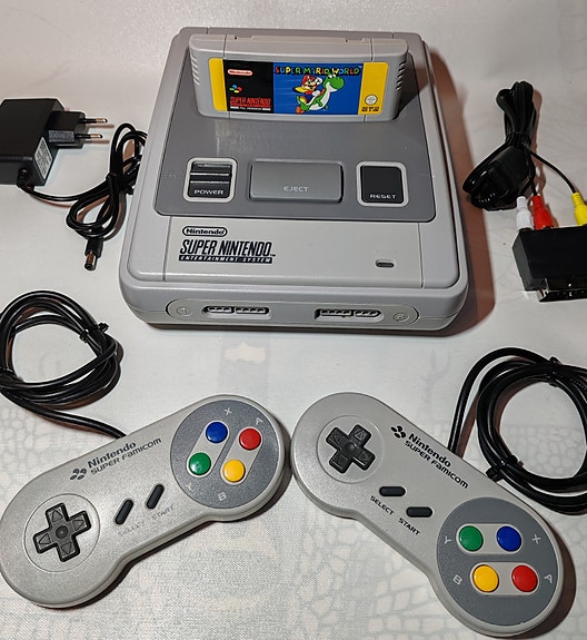 Nintendo pelikonsoli (SNES) Konsoli