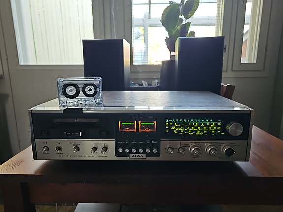 Aiwa TPR-3010 Cassette Receiver stereoyhdistelmä