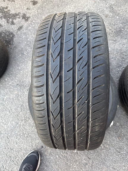 Kesärenkaat 225/35/19 pari