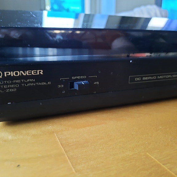 Ehjättävä Pioneer PL-Z82 Levysoitin