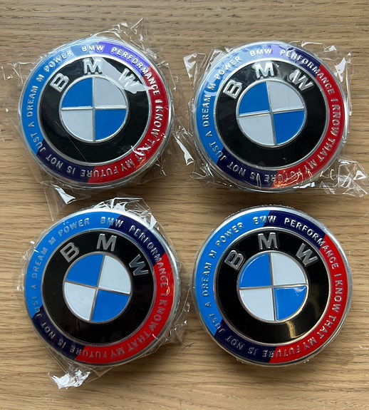 BMW vanteiden uudet M Power keskikupit (68mm) 4 kpl