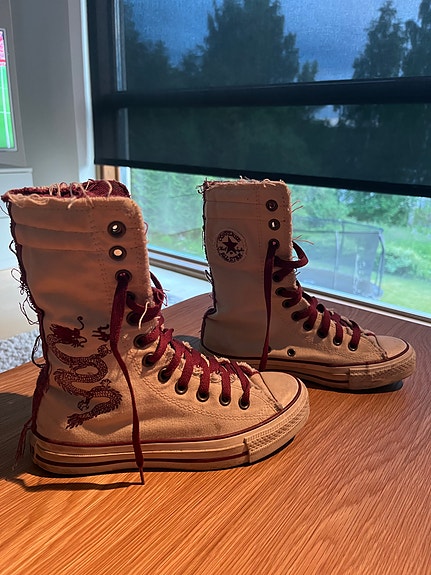 Converse tennarit koko 36,5 luonnonvalkoinen/punainen