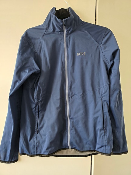 GORE softshell-/ulkoilutakki, koko M, erittäin hyvä kunto